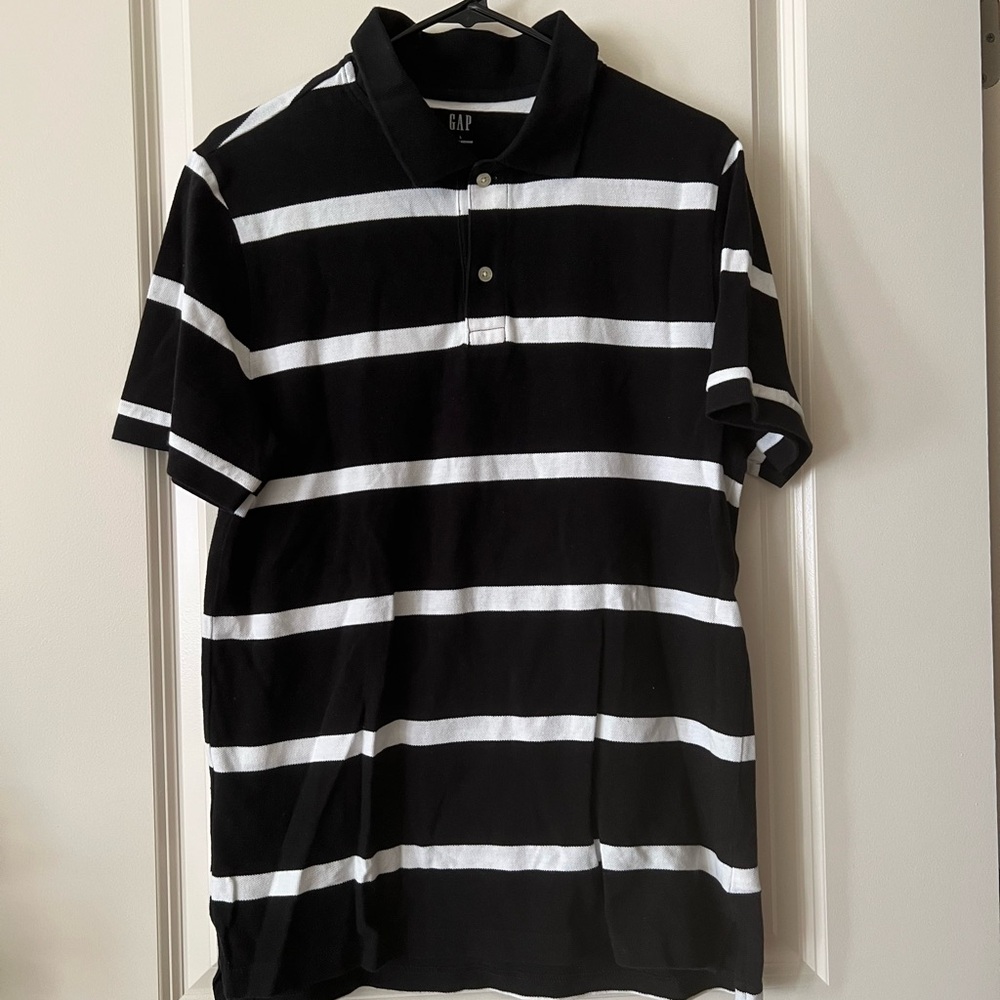 GAP Men’s Black Polo with White Horizontal Stripes